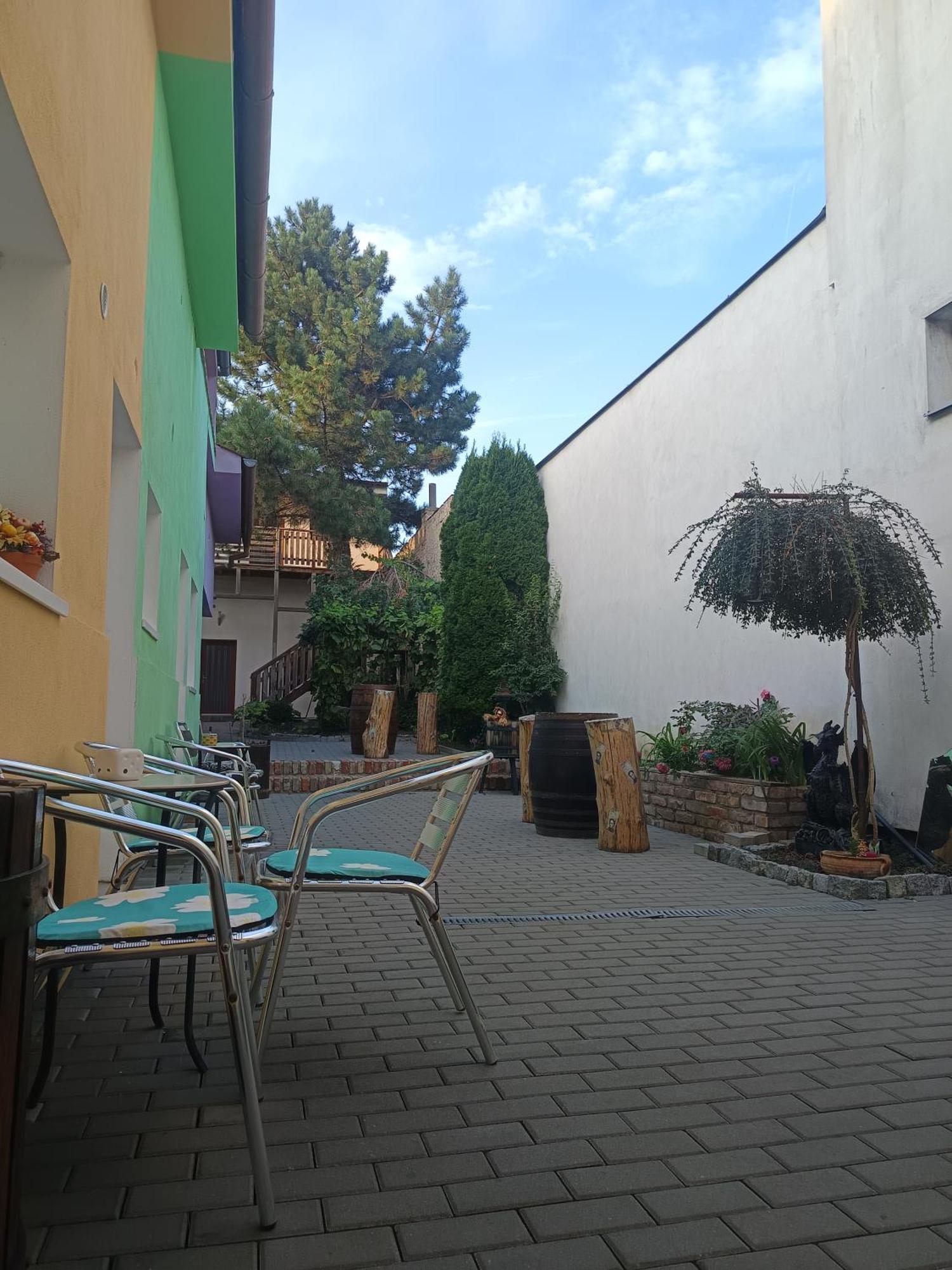 Pension Archa Mikulov Extérieur photo